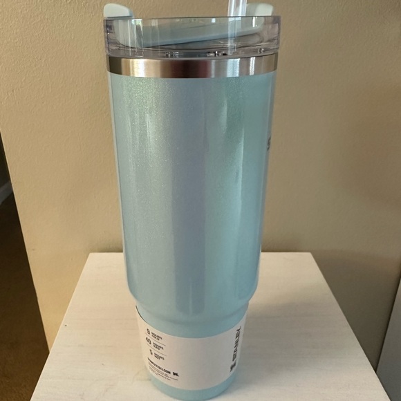 Stanley Quencher H2.0 Tumbler - Blueberry Milk 30 oz - Picture 4 of 6